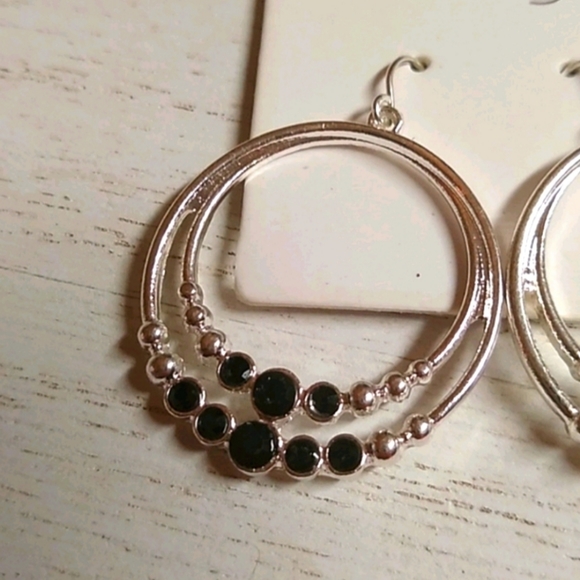 😻 3 For $15 Silver Double Hoops With Black Gems - Picture 2 of 3